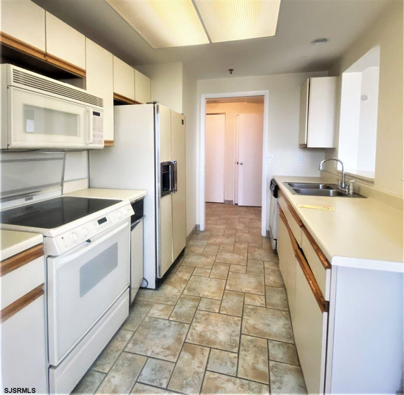 3101 BOARDWALK #2204-1, Atlantic City, New Jersey 08401, 1 Bedroom Bedrooms, 5 Rooms Rooms,1 BathroomBathrooms,Condominium,For Sale,BOARDWALK #2204-1,541700