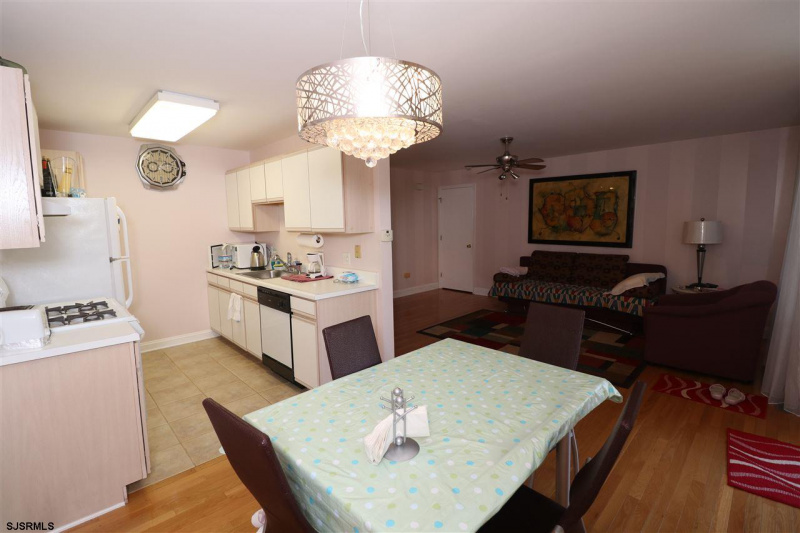 200 Decatur Ave - WINTER RENTAL 2020-2021, New Jersey 08402, 2 Bedrooms Bedrooms, 4 Rooms Rooms,2 BathroomsBathrooms,Rental non-commercial,For Sale,Decatur Ave - WINTER RENTAL 2020-2021,541736