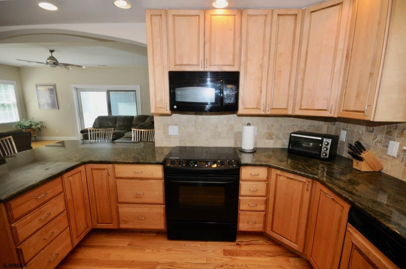 210 4th Street, Brigantine, New Jersey 08203-0103, 4 Bedrooms Bedrooms, 12 Rooms Rooms,2 BathroomsBathrooms,Residential,For Sale,4th Street,541731