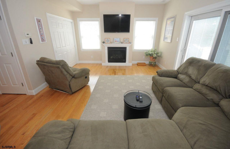 210 4th Street, Brigantine, New Jersey 08203-0103, 4 Bedrooms Bedrooms, 12 Rooms Rooms,2 BathroomsBathrooms,Residential,For Sale,4th Street,541731