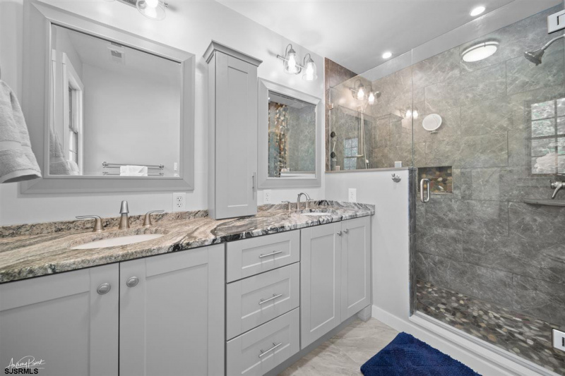 310 Perry Rd, Petersburg, New Jersey 08270, 4 Bedrooms Bedrooms, 13 Rooms Rooms,2 BathroomsBathrooms,Residential,For Sale,Perry Rd,541748