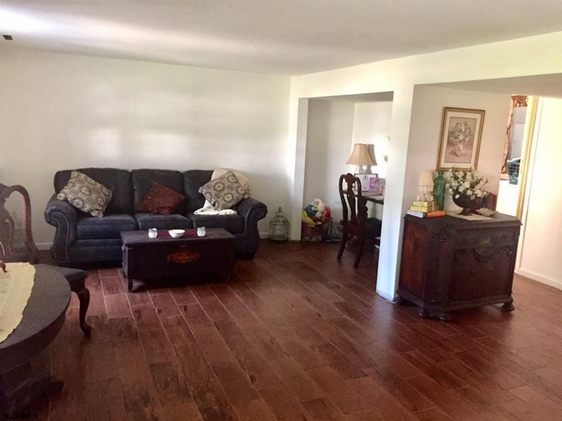 907 Elm Ave, Absecon, New Jersey 08201, 4 Bedrooms Bedrooms, 8 Rooms Rooms,2 BathroomsBathrooms,Residential,For Sale,Elm Ave,541750