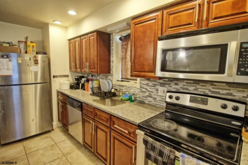 520 Middle, Hammonton, New Jersey 08037, 4 Bedrooms Bedrooms, 8 Rooms Rooms,2 BathroomsBathrooms,Residential,For Sale,Middle,541785