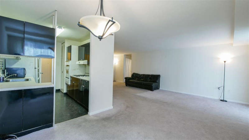 101 PLAZA, Atlantic City, New Jersey 08401, 2 Bedrooms Bedrooms, 5 Rooms Rooms,2 BathroomsBathrooms,Condominium,For Sale,PLAZA,541822