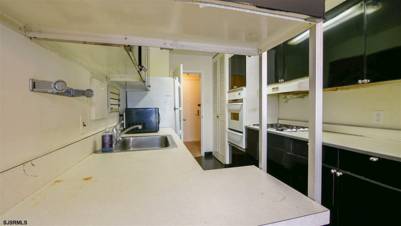 101 PLAZA, Atlantic City, New Jersey 08401, 2 Bedrooms Bedrooms, 5 Rooms Rooms,2 BathroomsBathrooms,Condominium,For Sale,PLAZA,541822
