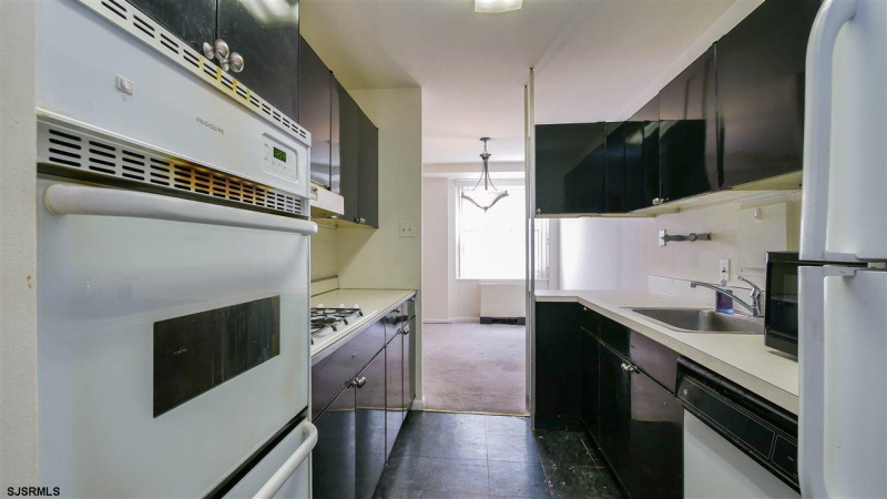 101 PLAZA, Atlantic City, New Jersey 08401, 2 Bedrooms Bedrooms, 5 Rooms Rooms,2 BathroomsBathrooms,Condominium,For Sale,PLAZA,541822
