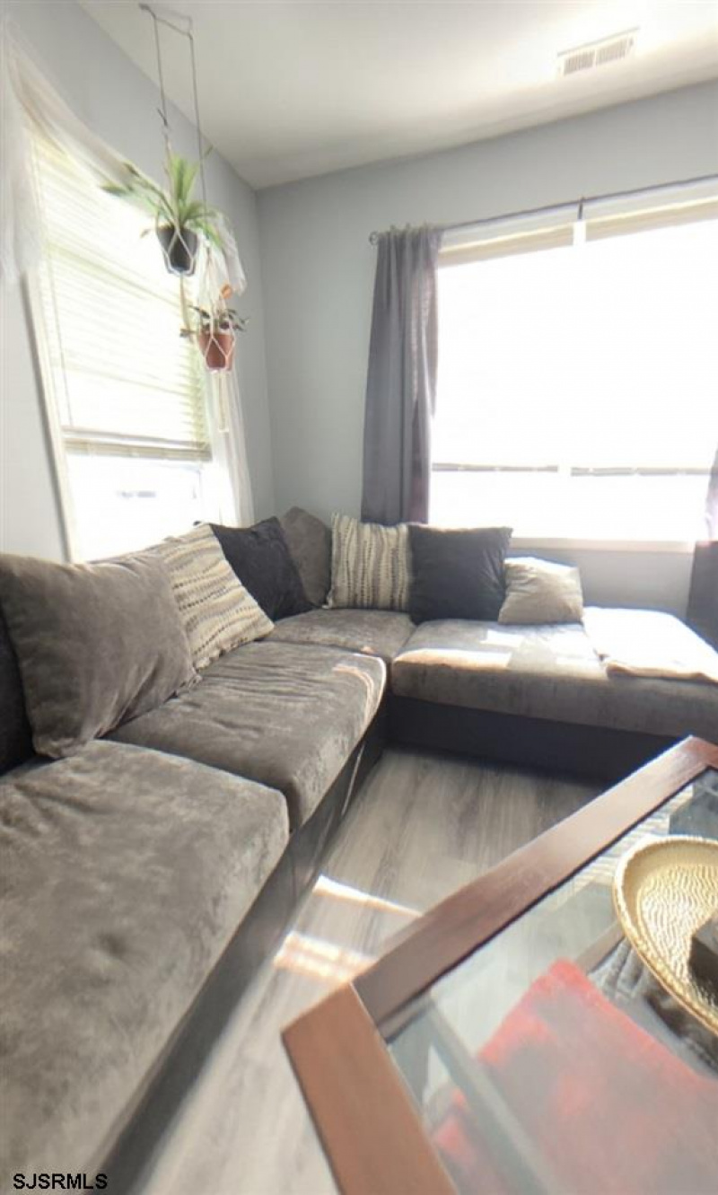 125 Richmond Ave, Atlantic City, New Jersey 08401, 3 Bedrooms Bedrooms, 8 Rooms Rooms,2 BathroomsBathrooms,Residential,For Sale,Richmond Ave,541845