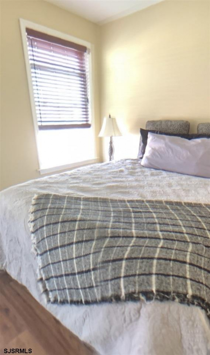 125 Richmond Ave, Atlantic City, New Jersey 08401, 3 Bedrooms Bedrooms, 8 Rooms Rooms,2 BathroomsBathrooms,Residential,For Sale,Richmond Ave,541845