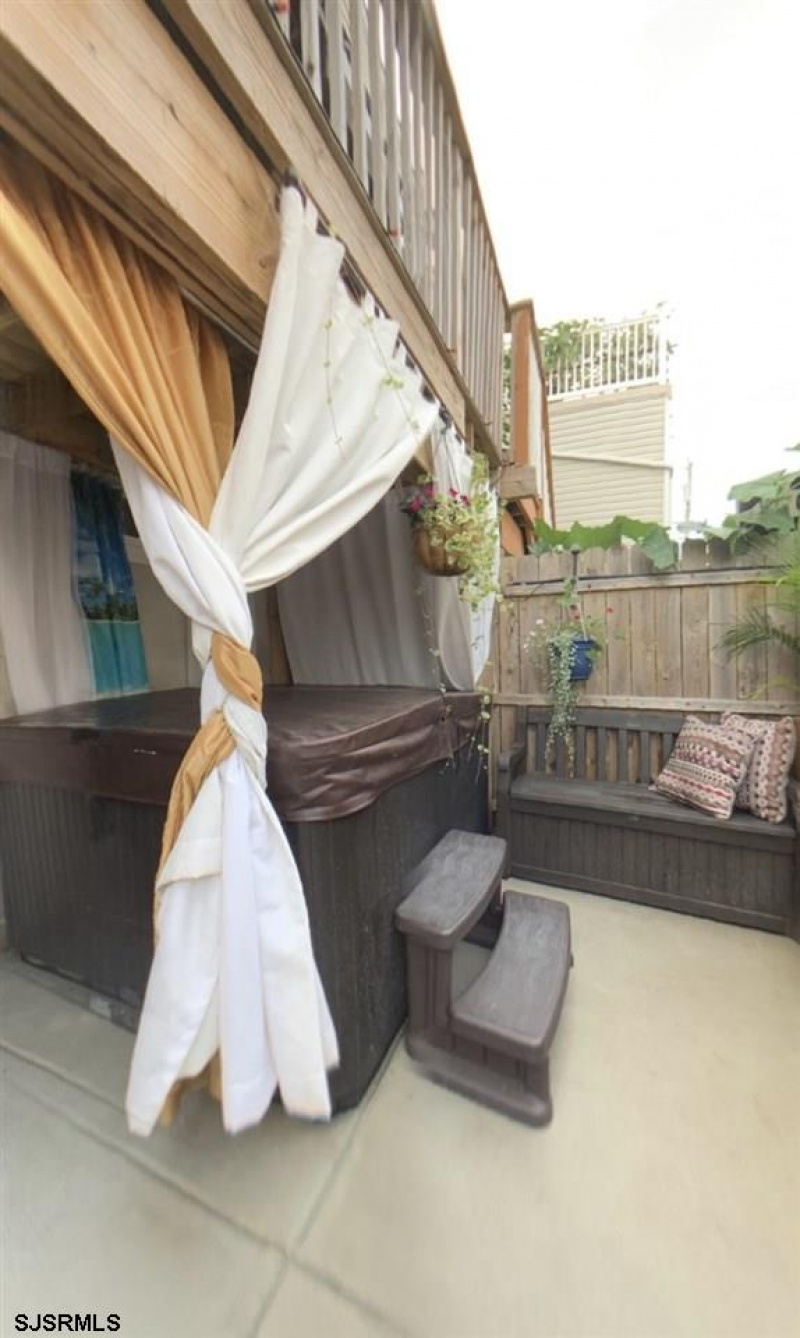 125 Richmond Ave, Atlantic City, New Jersey 08401, 3 Bedrooms Bedrooms, 8 Rooms Rooms,2 BathroomsBathrooms,Residential,For Sale,Richmond Ave,541845