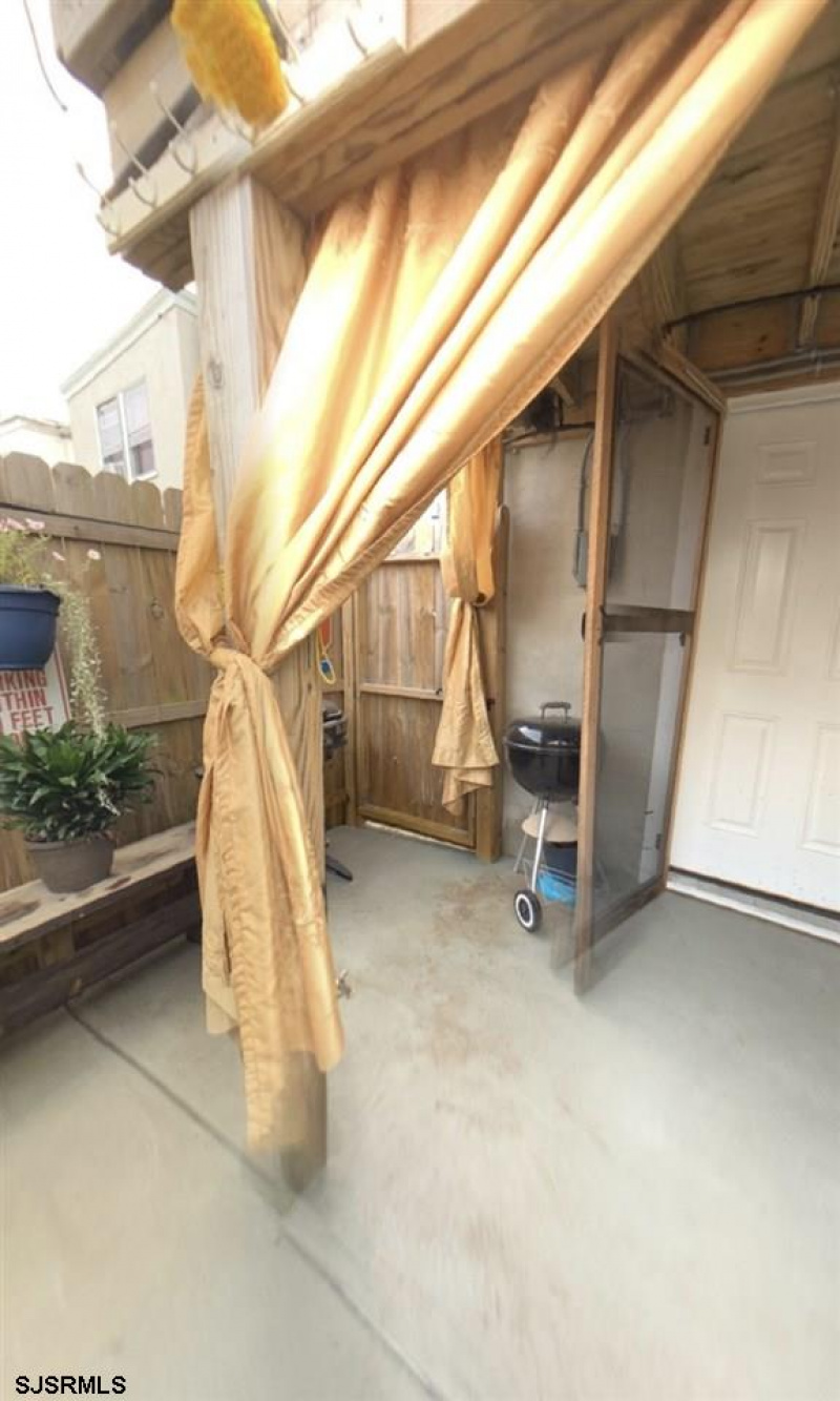 125 Richmond Ave, Atlantic City, New Jersey 08401, 3 Bedrooms Bedrooms, 8 Rooms Rooms,2 BathroomsBathrooms,Residential,For Sale,Richmond Ave,541845