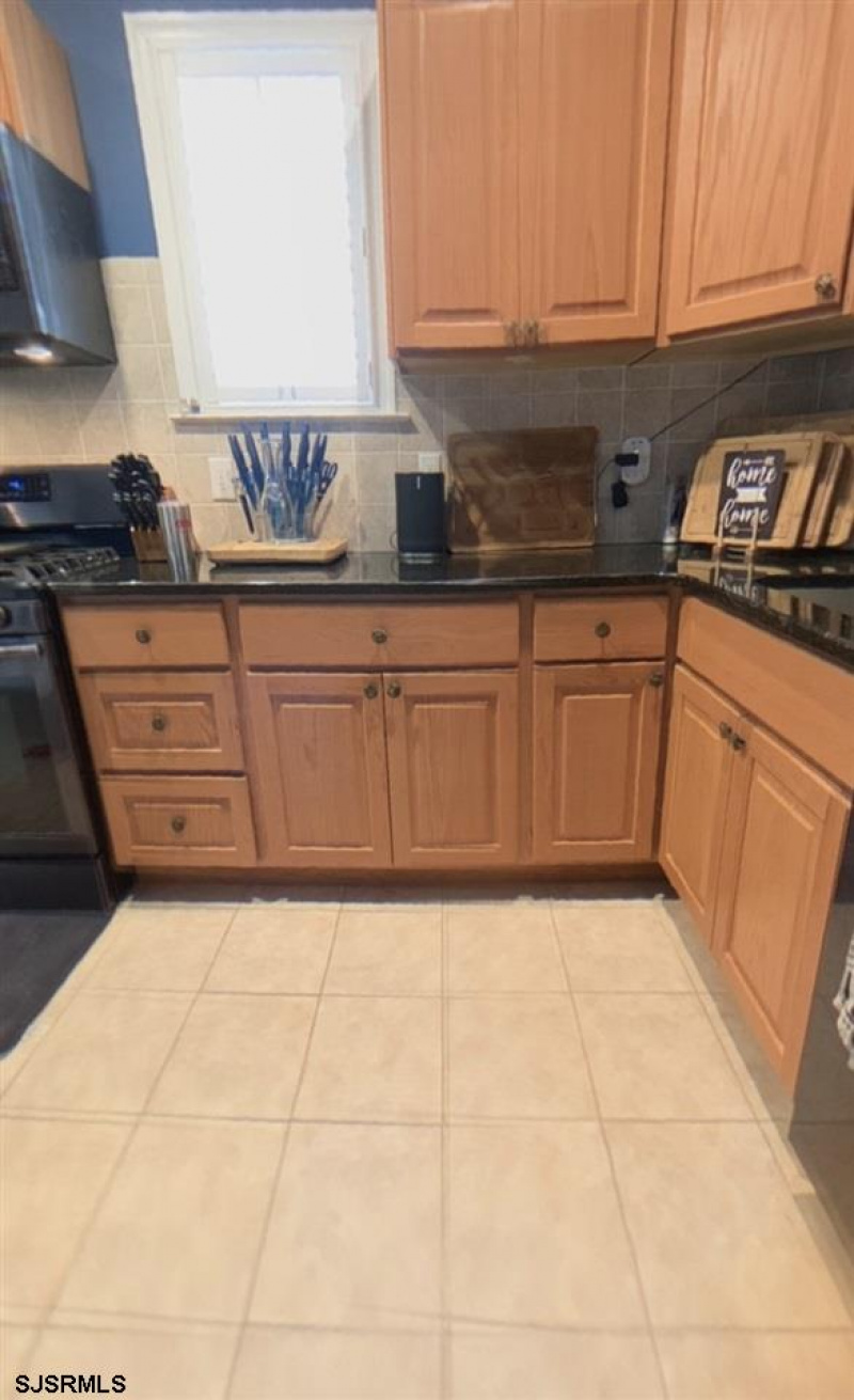 125 Richmond Ave, Atlantic City, New Jersey 08401, 3 Bedrooms Bedrooms, 8 Rooms Rooms,2 BathroomsBathrooms,Residential,For Sale,Richmond Ave,541845