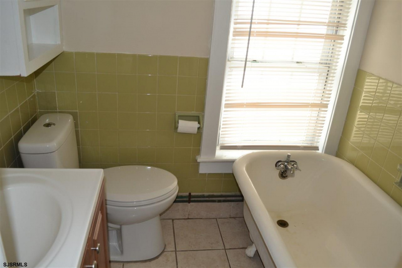 8 Nashville (DOWNSTAIRS), New Jersey 08406, 2 Bedrooms Bedrooms, 7 Rooms Rooms,1 BathroomBathrooms,Rental non-commercial,For Sale,Nashville (DOWNSTAIRS),541837