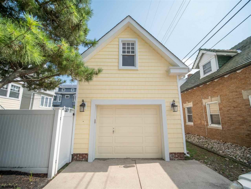 100 Cornwall, Ventnor, New Jersey 08406, 9 Bedrooms Bedrooms, 12 Rooms Rooms,4 BathroomsBathrooms,Residential,For Sale,Cornwall,541872