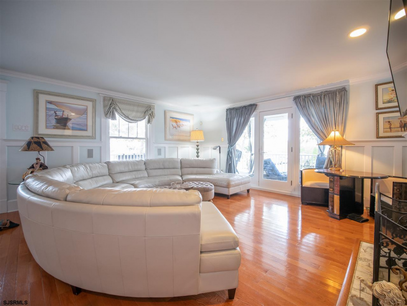100 Cornwall, Ventnor, New Jersey 08406, 9 Bedrooms Bedrooms, 12 Rooms Rooms,4 BathroomsBathrooms,Residential,For Sale,Cornwall,541872