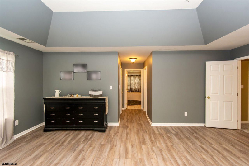 2603 Valhalla, East Vineland, New Jersey 08361, 5 Bedrooms Bedrooms, 13 Rooms Rooms,4 BathroomsBathrooms,Residential,For Sale,Valhalla,541896