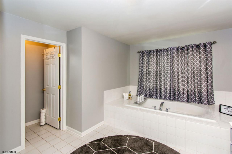 2603 Valhalla, East Vineland, New Jersey 08361, 5 Bedrooms Bedrooms, 13 Rooms Rooms,4 BathroomsBathrooms,Residential,For Sale,Valhalla,541896