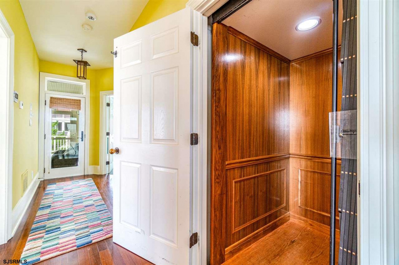 1401 Beach, Cape May, New Jersey 08204, 8 Bedrooms Bedrooms, 15 Rooms Rooms,6 BathroomsBathrooms,Residential,For Sale,Beach,541902