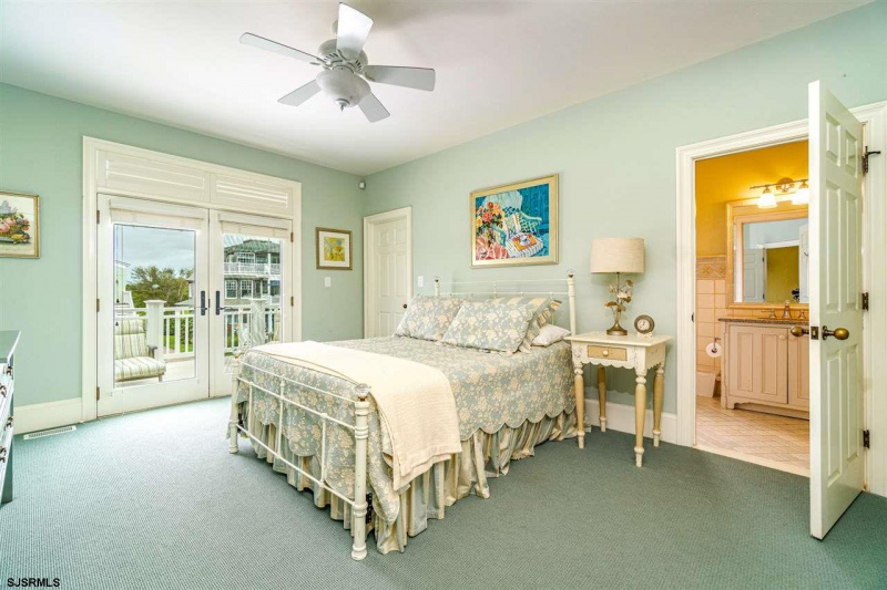 1401 Beach, Cape May, New Jersey 08204, 8 Bedrooms Bedrooms, 15 Rooms Rooms,6 BathroomsBathrooms,Residential,For Sale,Beach,541902