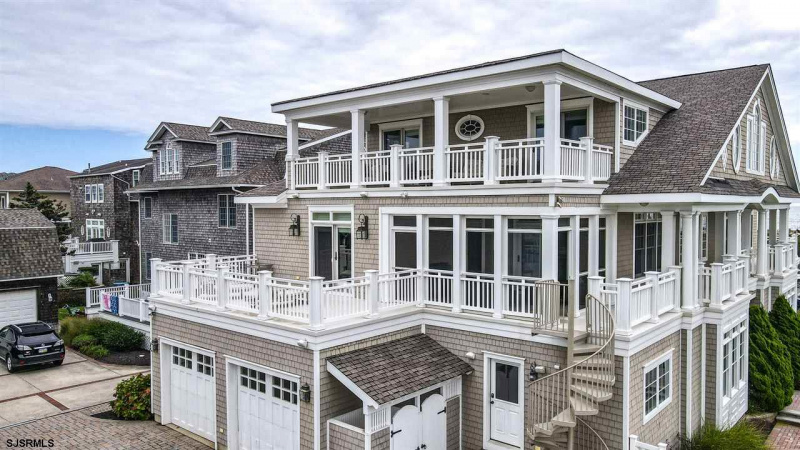 1401 Beach, Cape May, New Jersey 08204, 8 Bedrooms Bedrooms, 15 Rooms Rooms,6 BathroomsBathrooms,Residential,For Sale,Beach,541902