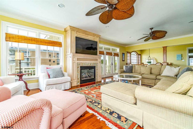 1401 Beach, Cape May, New Jersey 08204, 8 Bedrooms Bedrooms, 15 Rooms Rooms,6 BathroomsBathrooms,Residential,For Sale,Beach,541902