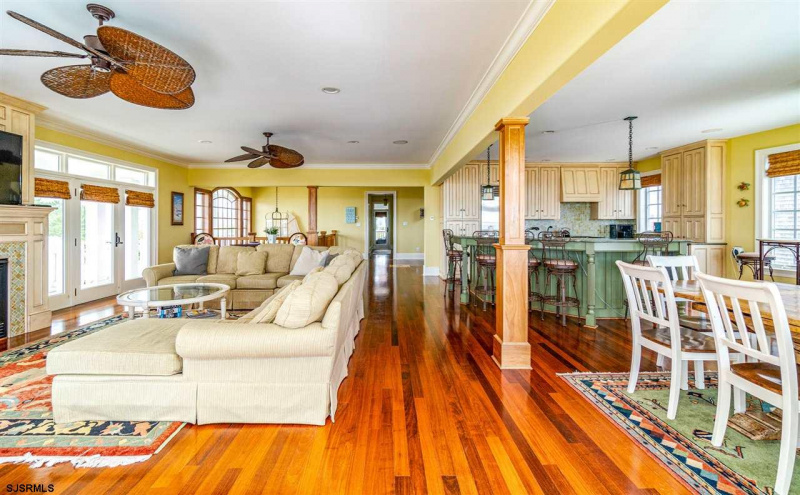 1401 Beach, Cape May, New Jersey 08204, 8 Bedrooms Bedrooms, 15 Rooms Rooms,6 BathroomsBathrooms,Residential,For Sale,Beach,541902