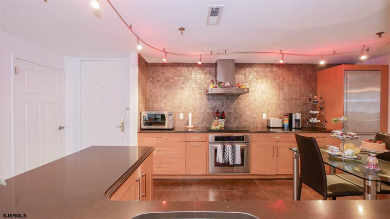 3101 Boardwalk, Atlantic City, New Jersey 08401, 1 Bedroom Bedrooms, 4 Rooms Rooms,1 BathroomBathrooms,Condominium,For Sale,Boardwalk,541889