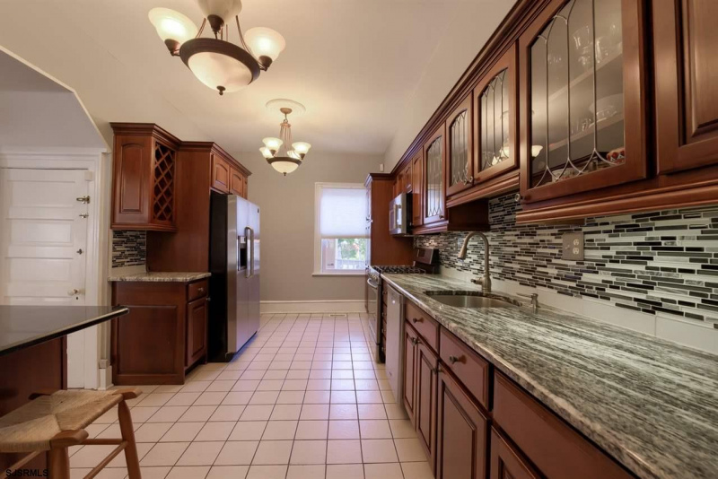 1 Plaza, Atlantic City, New Jersey 08401-5616, 7 Bedrooms Bedrooms, 12 Rooms Rooms,3 BathroomsBathrooms,Residential,For Sale,Plaza,541946
