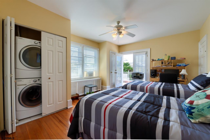 1 Plaza, Atlantic City, New Jersey 08401-5616, 7 Bedrooms Bedrooms, 12 Rooms Rooms,3 BathroomsBathrooms,Residential,For Sale,Plaza,541946