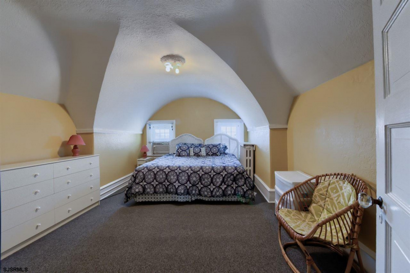 1 Plaza, Atlantic City, New Jersey 08401-5616, 7 Bedrooms Bedrooms, 12 Rooms Rooms,3 BathroomsBathrooms,Residential,For Sale,Plaza,541946