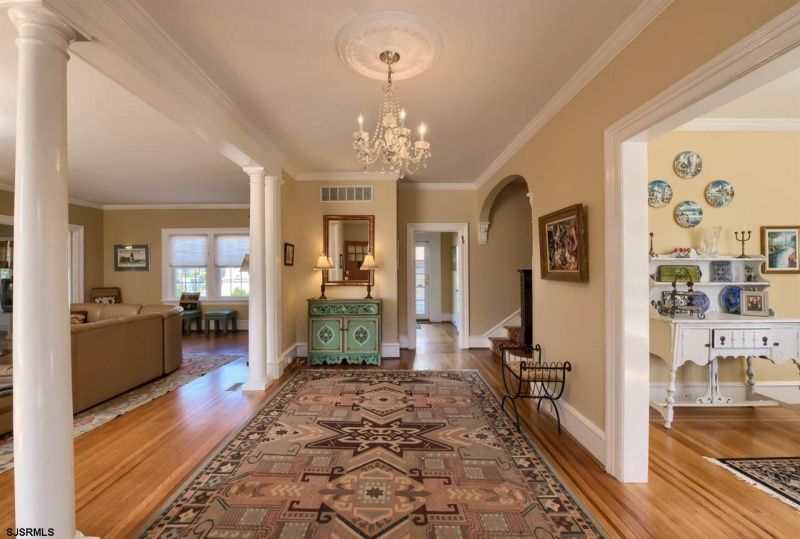 1 Plaza, Atlantic City, New Jersey 08401-5616, 7 Bedrooms Bedrooms, 12 Rooms Rooms,3 BathroomsBathrooms,Residential,For Sale,Plaza,541946
