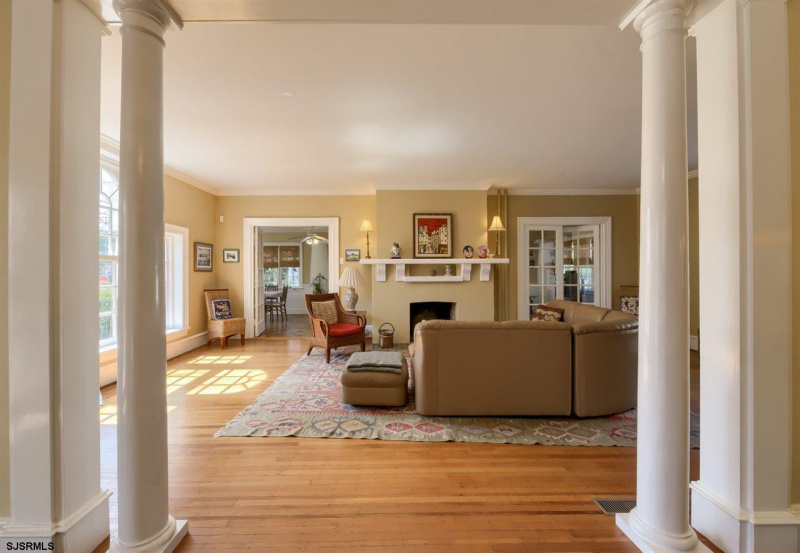 1 Plaza, Atlantic City, New Jersey 08401-5616, 7 Bedrooms Bedrooms, 12 Rooms Rooms,3 BathroomsBathrooms,Residential,For Sale,Plaza,541946