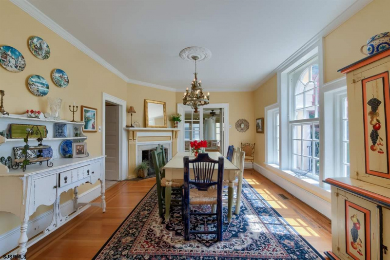 1 Plaza, Atlantic City, New Jersey 08401-5616, 7 Bedrooms Bedrooms, 12 Rooms Rooms,3 BathroomsBathrooms,Residential,For Sale,Plaza,541946