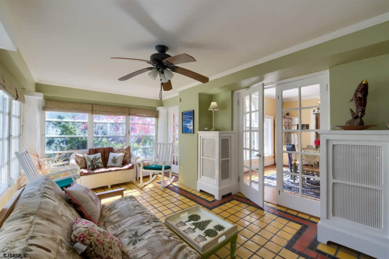 1 Plaza, Atlantic City, New Jersey 08401-5616, 7 Bedrooms Bedrooms, 12 Rooms Rooms,3 BathroomsBathrooms,Residential,For Sale,Plaza,541946