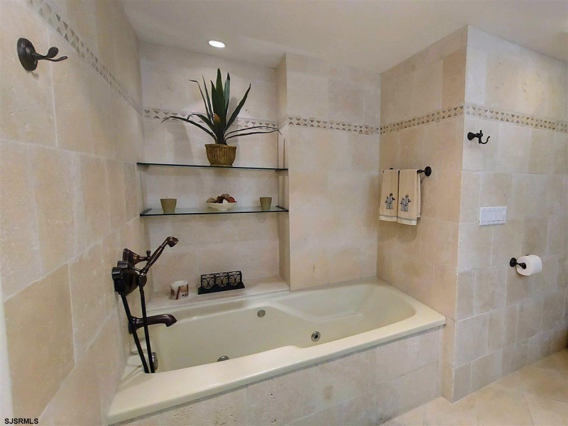 3101 BOARDWALK, Atlantic City, New Jersey 08401-9999, 2 Bedrooms Bedrooms, 7 Rooms Rooms,2 BathroomsBathrooms,Condominium,For Sale,BOARDWALK,541937