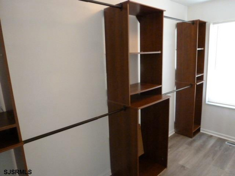 5 CLIPPER COURT, New Jersey 08401, 3 Bedrooms Bedrooms, 6 Rooms Rooms,2 BathroomsBathrooms,Rental non-commercial,For Sale,CLIPPER COURT,541953