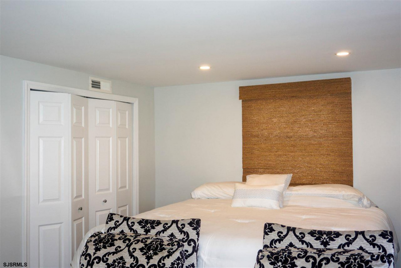 20 Granville, New Jersey 08402, 4 Bedrooms Bedrooms, 10 Rooms Rooms,3 BathroomsBathrooms,Rental non-commercial,For Sale,Granville,541957