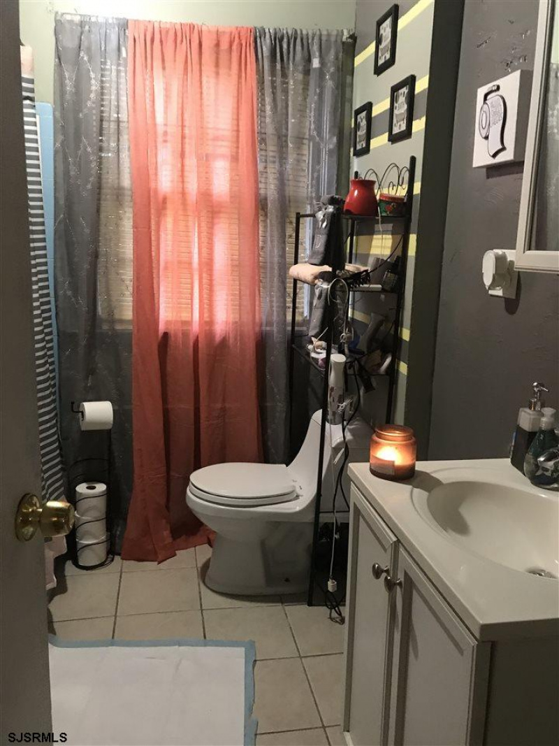 724 Kentucky, Atlantic City, New Jersey 08401-2241, 3 Bedrooms Bedrooms, 5 Rooms Rooms,1 BathroomBathrooms,Residential,For Sale,Kentucky,541969