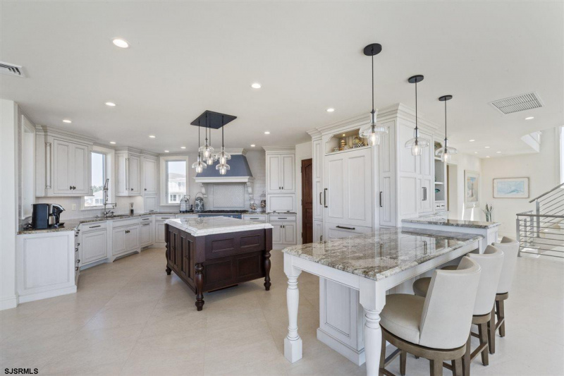 32 Ocean, Brigantine, New Jersey 08203, 6 Bedrooms Bedrooms, 12 Rooms Rooms,6 BathroomsBathrooms,Residential,For Sale,Ocean,541975