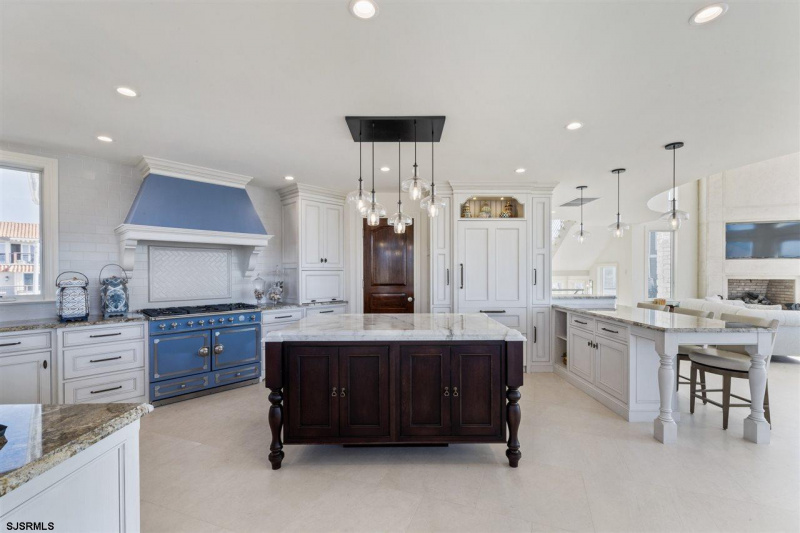 32 Ocean, Brigantine, New Jersey 08203, 6 Bedrooms Bedrooms, 12 Rooms Rooms,6 BathroomsBathrooms,Residential,For Sale,Ocean,541975