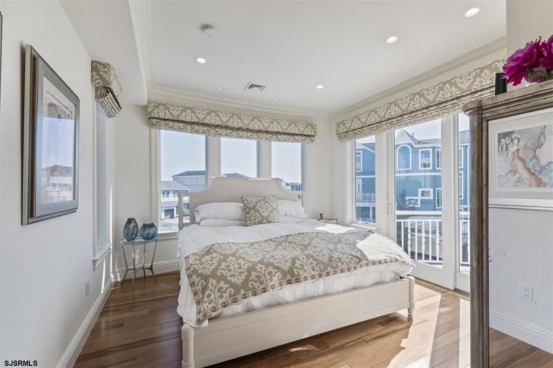 32 Ocean, Brigantine, New Jersey 08203, 6 Bedrooms Bedrooms, 12 Rooms Rooms,6 BathroomsBathrooms,Residential,For Sale,Ocean,541975
