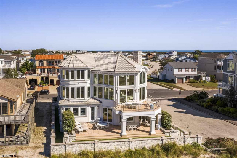 32 Ocean, Brigantine, New Jersey 08203, 6 Bedrooms Bedrooms, 12 Rooms Rooms,6 BathroomsBathrooms,Residential,For Sale,Ocean,541975