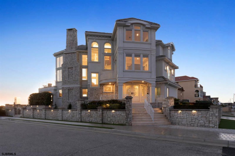 32 Ocean, Brigantine, New Jersey 08203, 6 Bedrooms Bedrooms, 12 Rooms Rooms,6 BathroomsBathrooms,Residential,For Sale,Ocean,541975