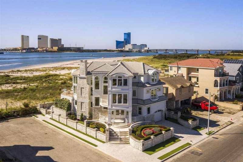 32 Ocean, Brigantine, New Jersey 08203, 6 Bedrooms Bedrooms, 12 Rooms Rooms,6 BathroomsBathrooms,Residential,For Sale,Ocean,541975