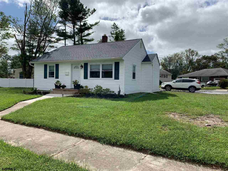 211 Oxford Circle, Northfield, New Jersey 08226-9999, 2 Bedrooms Bedrooms, 6 Rooms Rooms,1 BathroomBathrooms,Residential,For Sale,Oxford Circle,541987