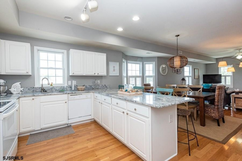 901 Shore, Somers Point, New Jersey 08244, 3 Bedrooms Bedrooms, 7 Rooms Rooms,3 BathroomsBathrooms,Condominium,For Sale,Shore,541980