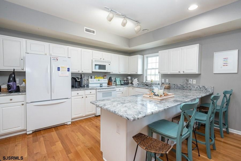 901 Shore, Somers Point, New Jersey 08244, 3 Bedrooms Bedrooms, 7 Rooms Rooms,3 BathroomsBathrooms,Condominium,For Sale,Shore,541980