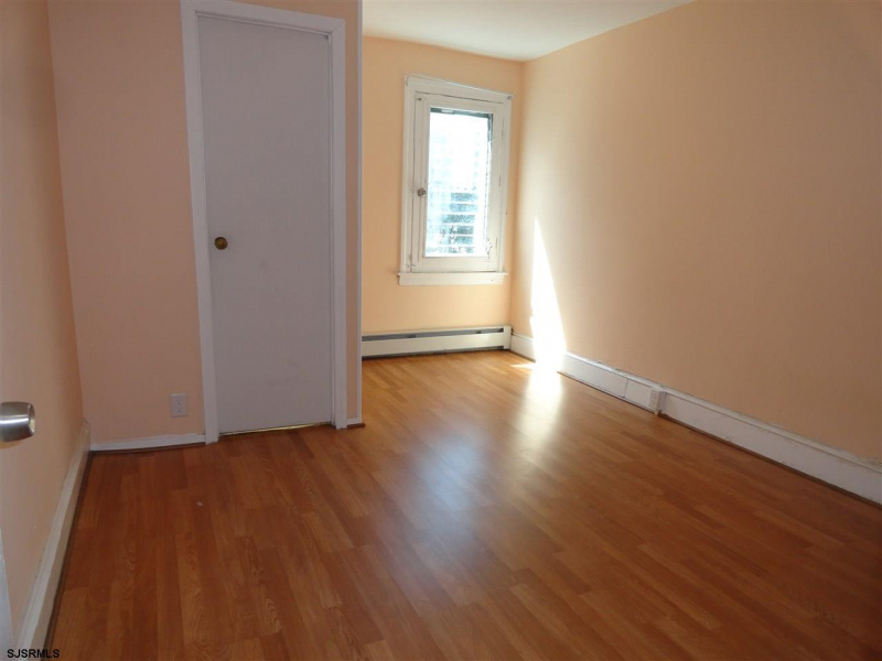 3 Victoria, Atlantic City, New Jersey 08401, 2 Bedrooms Bedrooms, 5 Rooms Rooms,1 BathroomBathrooms,Residential,For Sale,Victoria,542015