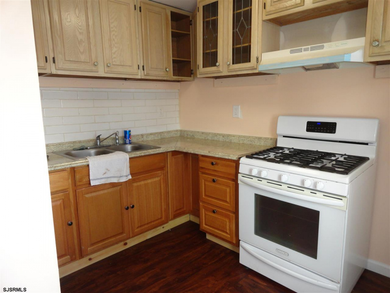 3 Victoria, Atlantic City, New Jersey 08401, 2 Bedrooms Bedrooms, 5 Rooms Rooms,1 BathroomBathrooms,Residential,For Sale,Victoria,542015