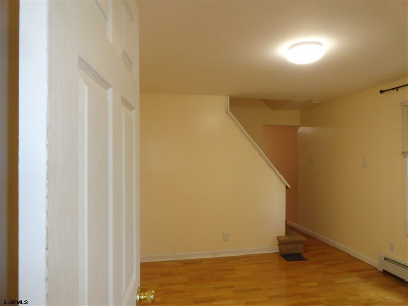 3 Victoria, Atlantic City, New Jersey 08401, 2 Bedrooms Bedrooms, 5 Rooms Rooms,1 BathroomBathrooms,Residential,For Sale,Victoria,542015