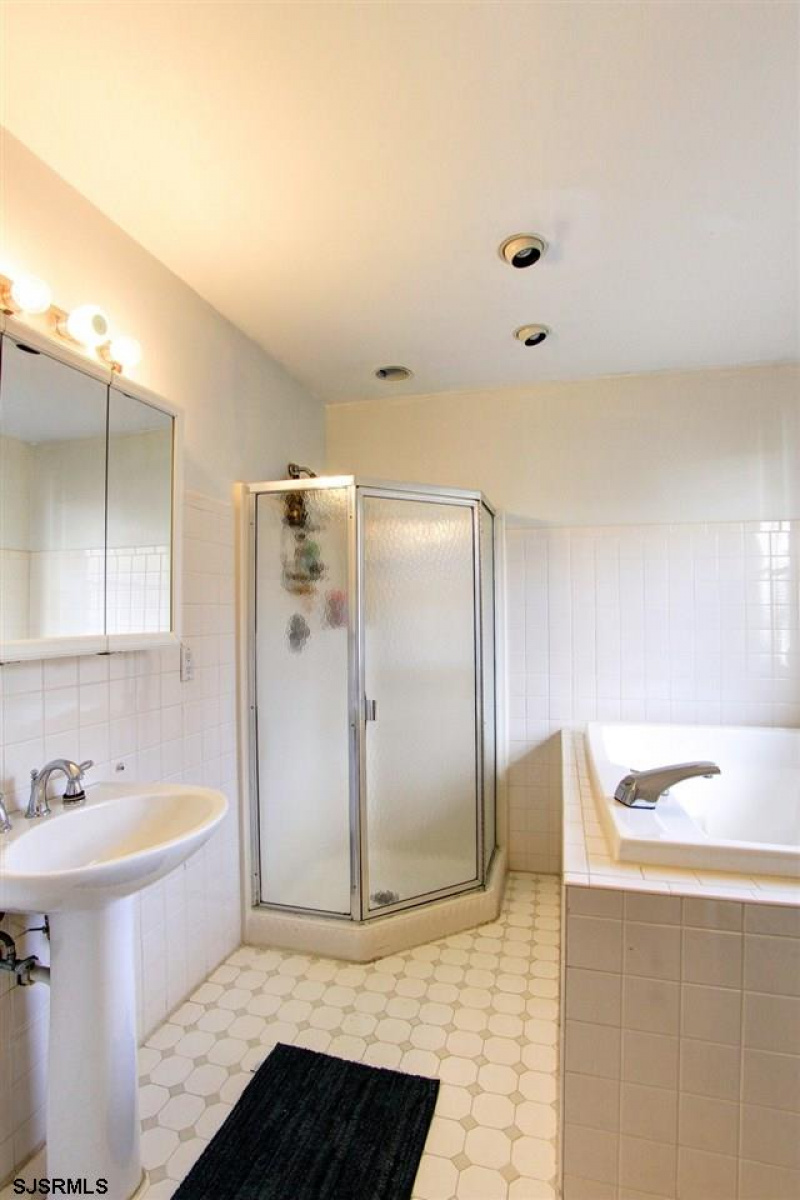 1 Spring, Linwood, New Jersey 08221, 4 Bedrooms Bedrooms, 10 Rooms Rooms,3 BathroomsBathrooms,Residential,For Sale,Spring,542032